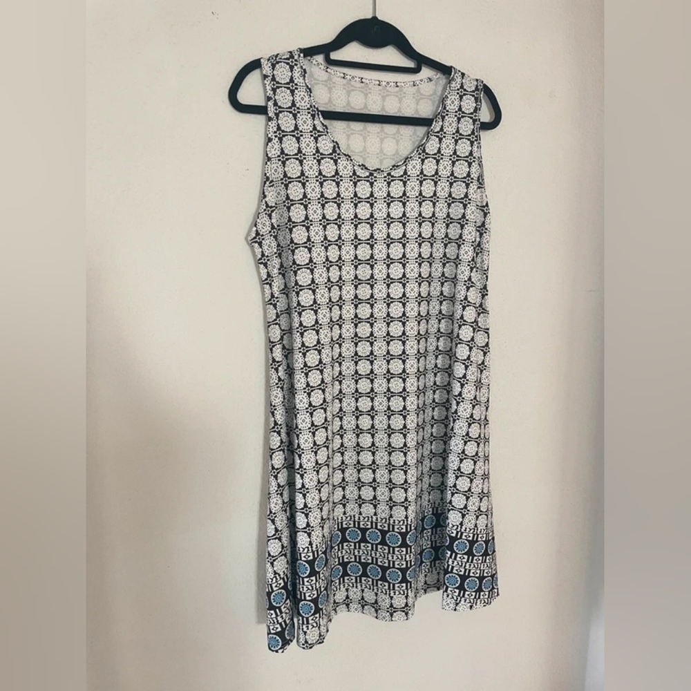 Sleeveless Black & White Geometric Midi Dress with Blue Border - Picture 5 of 5